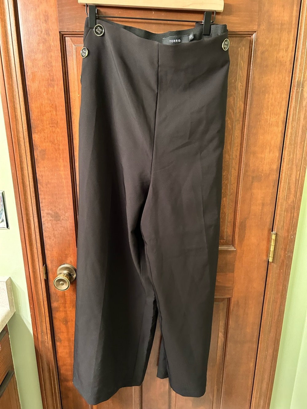 torrid NWOT Black Wide-Leg Dress Pants with Button Details. Size 22R